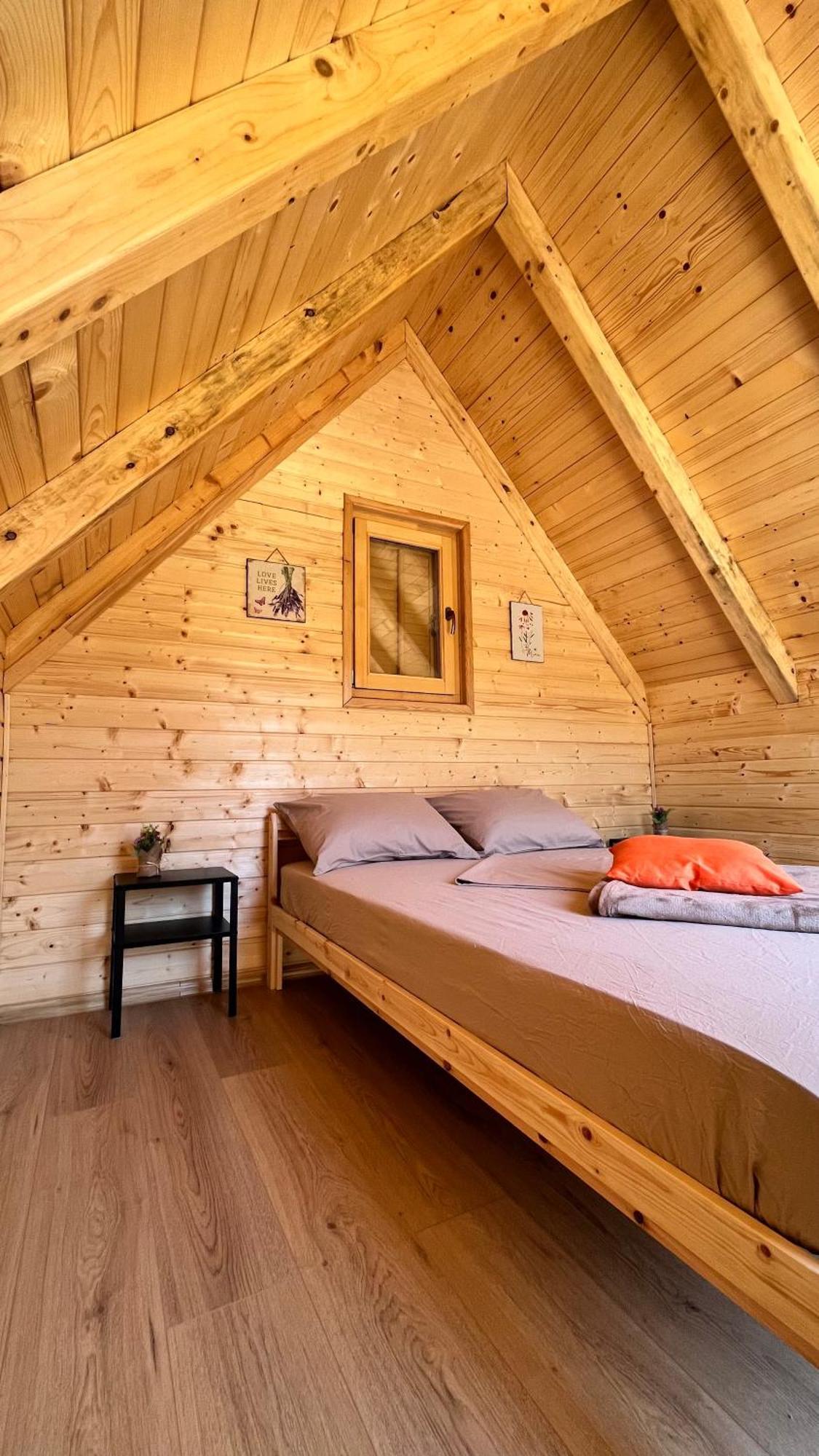 Green River - Robinzonski Kamp Hotel Duga Resa Eksteriør billede