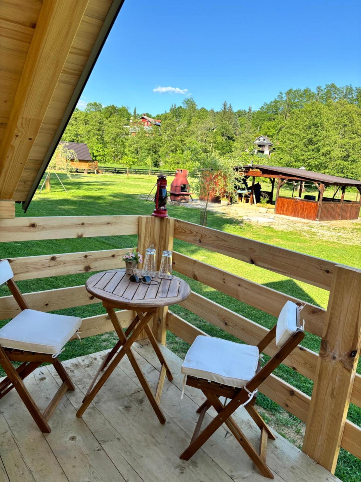 Green River - Robinzonski Kamp Hotel Duga Resa Eksteriør billede