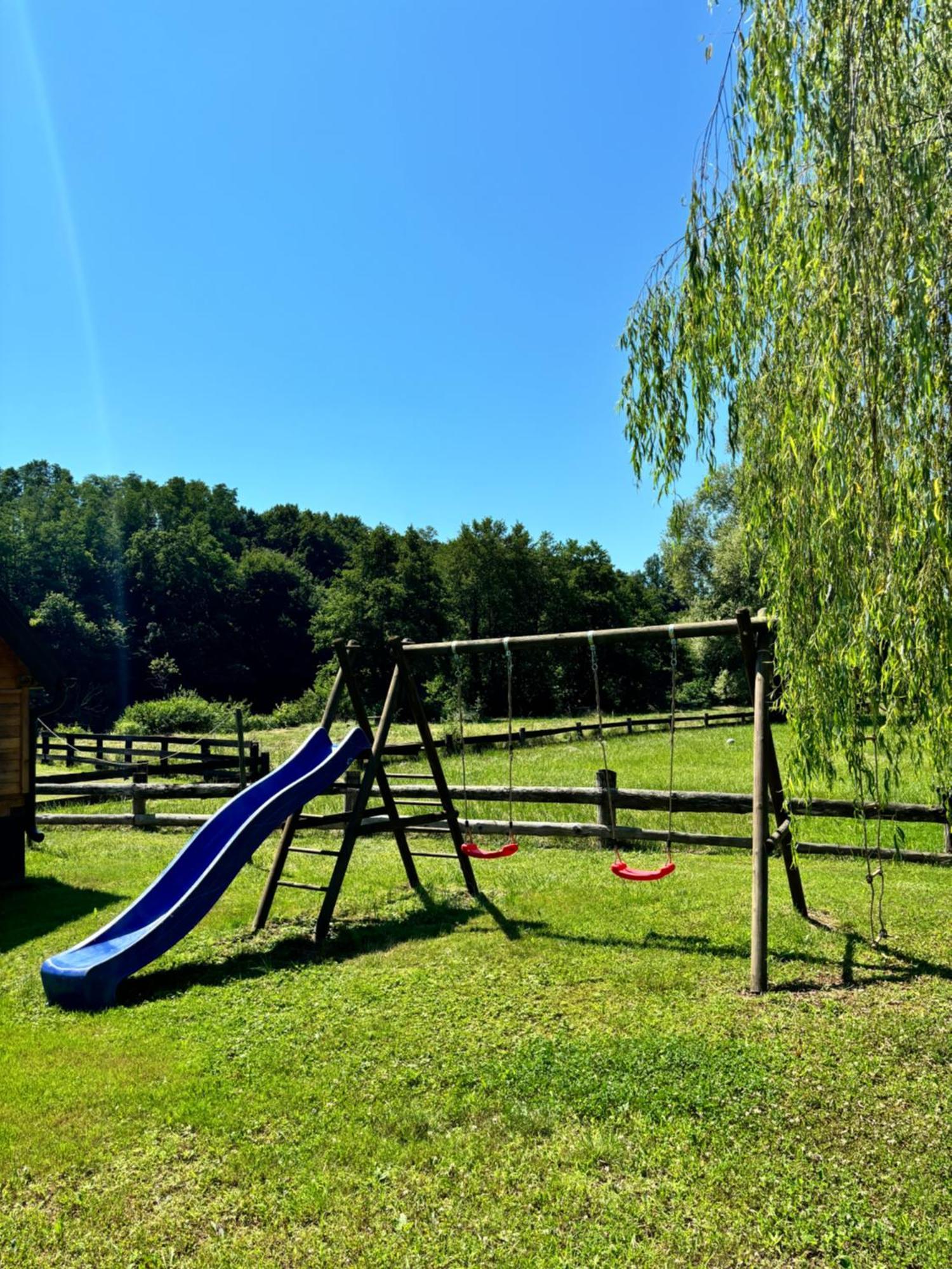 Green River - Robinzonski Kamp Hotel Duga Resa Eksteriør billede