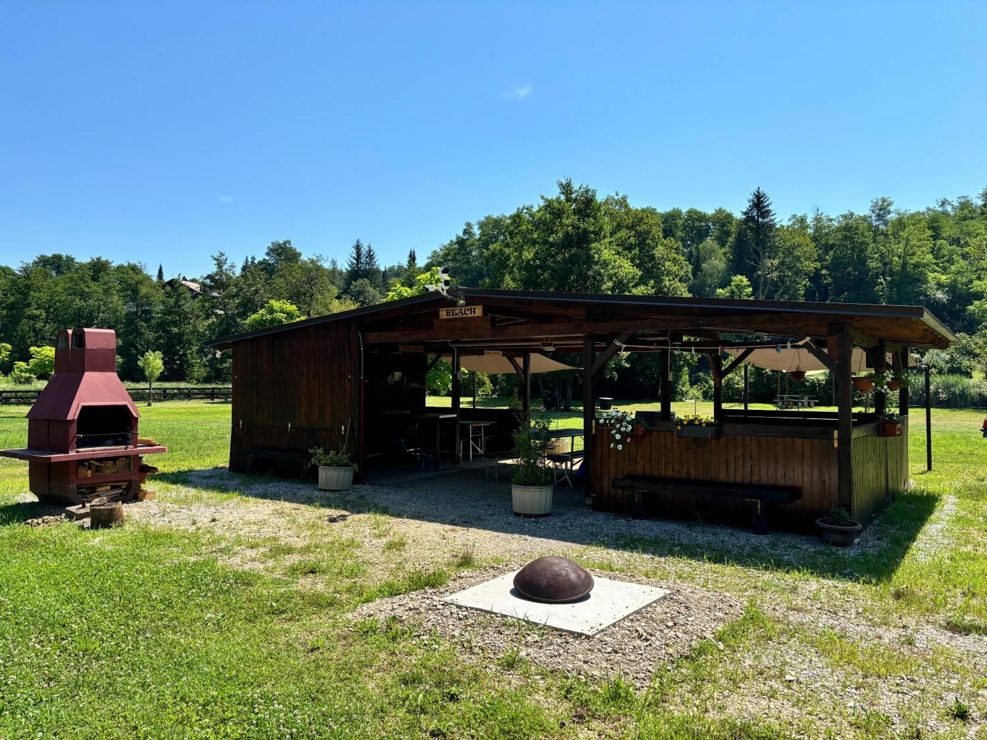 Green River - Robinzonski Kamp Hotel Duga Resa Eksteriør billede